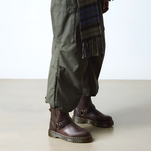 닥터마틴 남녀공용 애니스톤 하네스 앵클 부츠_41870200