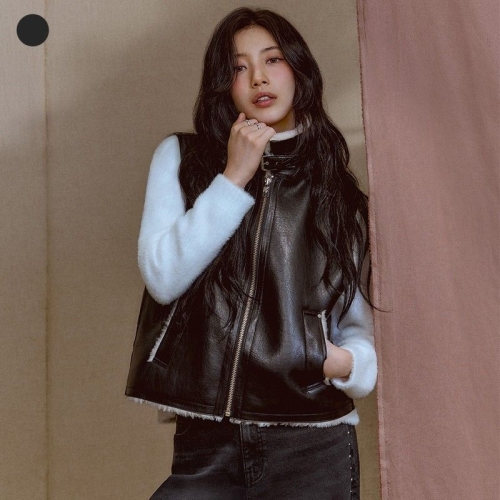 게스 SUZY 인조 무스탕 베스트 YP4W7854
