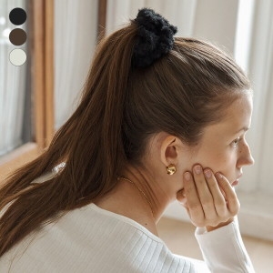 게스  여성 헤어리 스크런치 OP3A5584