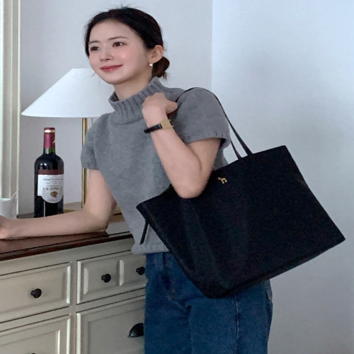 헤지스 SAVER 품절대란 블랙 나일론 퍼피 로고 와이드 숄더백 L HIBA5F911BK