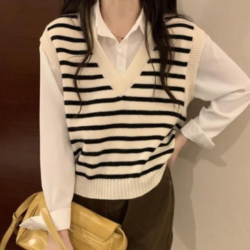 오노마 ONM 여성 캐주얼 브이넥 니트 단가라 41025749