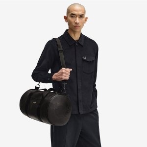 프레드페리 스카치 그레인 레더 배럴 백 블랙/샴페인 CFPU2531188-102