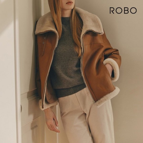 로보 여성 스페인 리버시블 하이넥 집업 무스탕