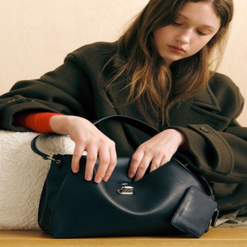 질스튜어트 뉴욕 액세서리 _핸드백 JABA5F103BK AUBE 가죽 오브 장식 숄더백 M 블랙