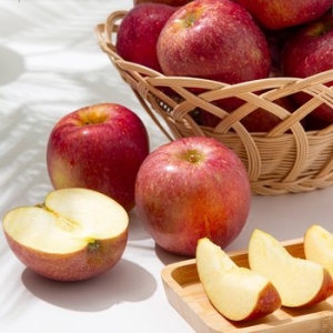 더조은푸드  경북 감홍사과 실속형 쥬스용 랜덤과 10kg