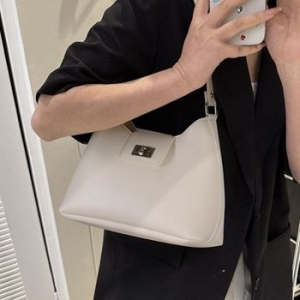 심플 베이직 숄더백 AN-6109 WFK69MU