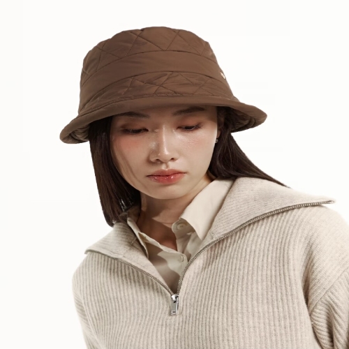 헤지스 여성 브라운 로고장식 버킷햇 HIHE5F222W2