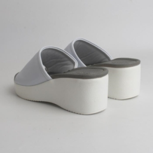 디자이어로즈 푹신한 쿠셔닝 여자 가죽키높이슬리퍼 20245415