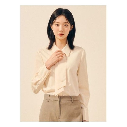 제이제이 지고트 로고 장식 타이 블라우스 GPAM0BL901 855940