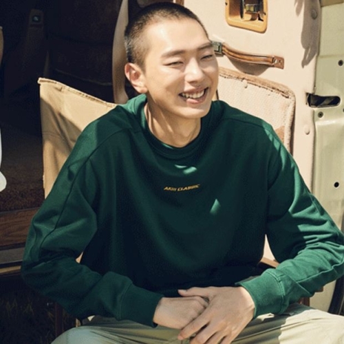 아키클래식 언택트V2 라이트 무빙 자수 맨투맨 8112859