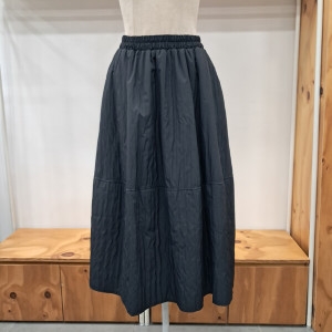 레코브 누빔플레어스커트SB41EZSK029XBK