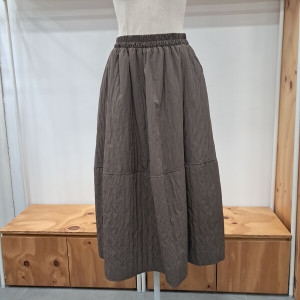 레코브 누빔플레어스커트SB41EZSK029XBR