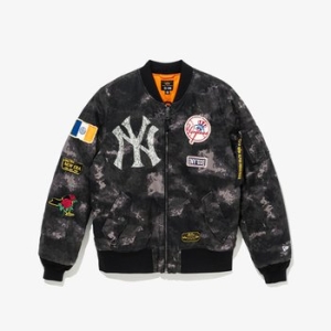 MLB 알파 인더스트리 X 뉴욕 양키스 MA-1 재킷 블랙 카모 60684558