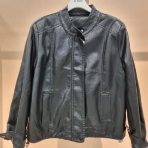 라티움 HC34 부드러운느낌 차이나카라 밑단스트링조절 포커페이크가죽점퍼 T2533JK02