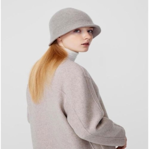 닥스 여성 캐시미어100 아이보리 클로슈햇 DBHE5F035IV