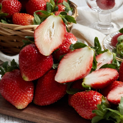 율스키친  당일수확발송 논산 킹스베리 딸기 대왕특과 5~7과 400g