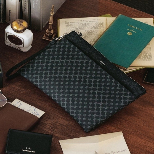 닥스 루이스브릿지 블랙 DD 패턴 클러치백_DBBA6E467BK