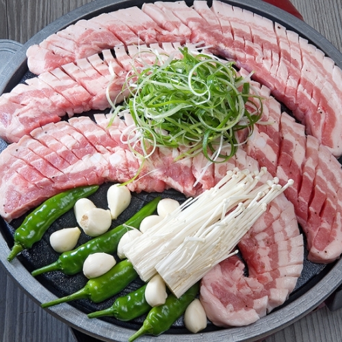 이룸육가공  이룸한돈 벌집 미박삼겹살 구이용 500g