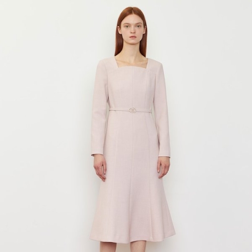 LYNN 라인어디션 BY 스퀘어넥 벨티드 원피스 전여빈 착용 NWOPOC0800