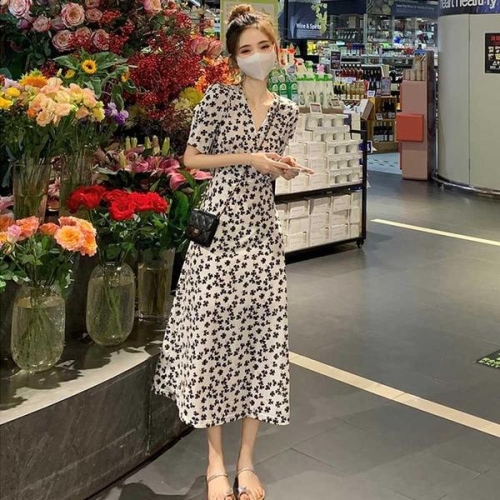 데이트 소개팅 룩 코디 꽃 무늬 반팔 브이넥 원피스 WFLS7XO