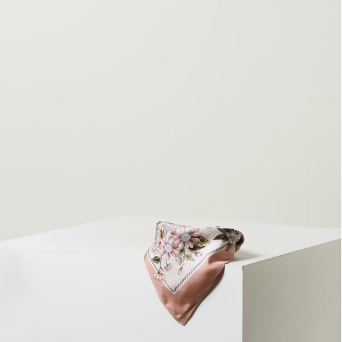닥스 여성 핑크 플라워 패턴 실크 스카프 DCSC6E322P2