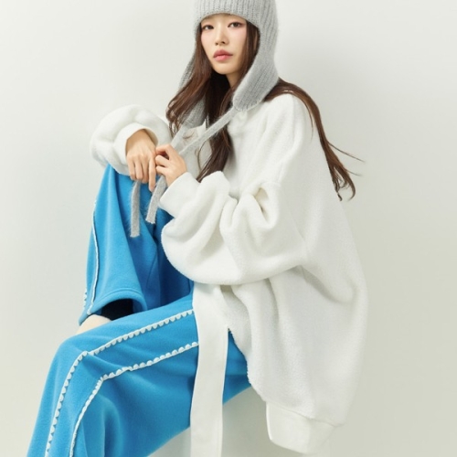 딘트 E4074 컷아웃 플리스 기모 맨투맨 147424