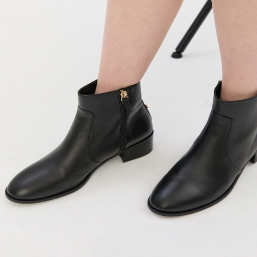 질스튜어트 뉴욕 여성 블랙 단색 소가죽 앵클부츠 JSSO5D210BK