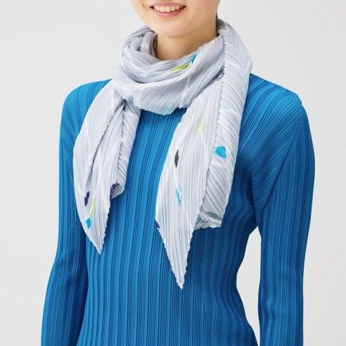이세이미야케 플리츠플리즈 ISSEY MIYAKE 크로싱 도트 스카프 PP62AD141
