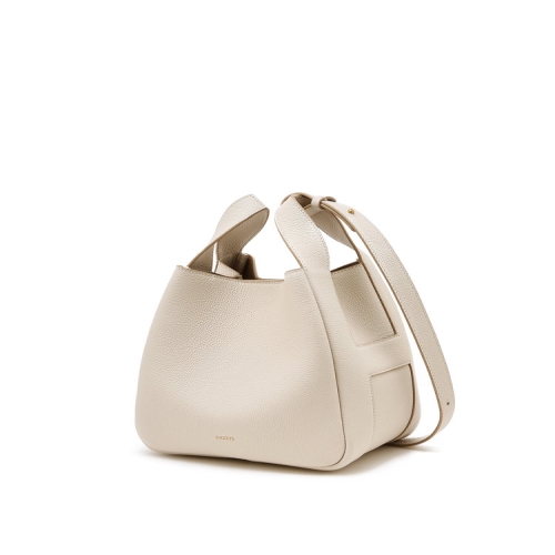 헤지스 아이보리 로고프린트 소가죽 토트백_HIBA6E331IV