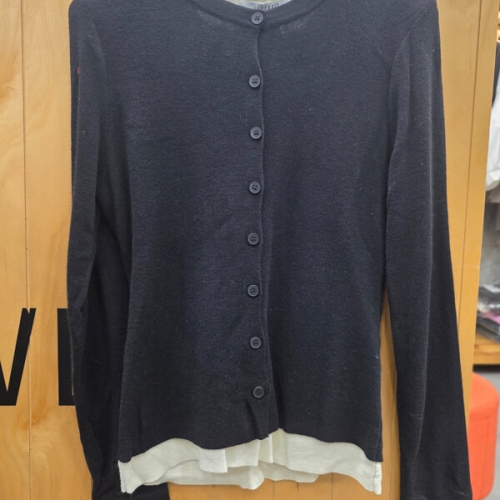 레코브 배색버튼니트 LK31E3KN907X