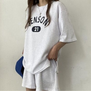 오너클랜 여성용 루즈핏 반팔 티 반바지 트레이닝 여름 운동복 WFLL9EX_260304 582943_WFLL9EX_260304