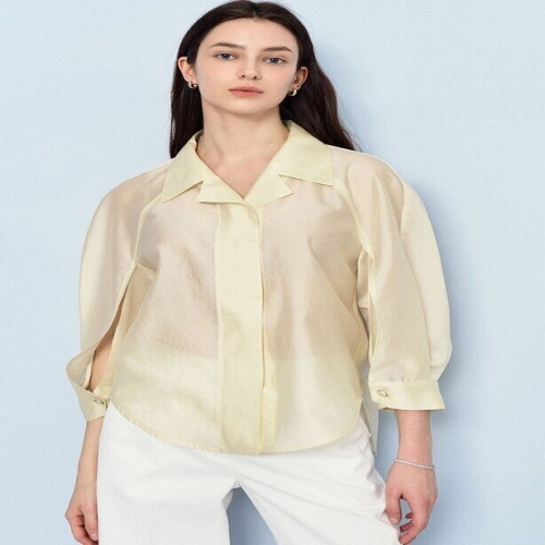 더아이잗 슬릿 볼륨 슬리브 블라우스 IP4AOBL071_CC