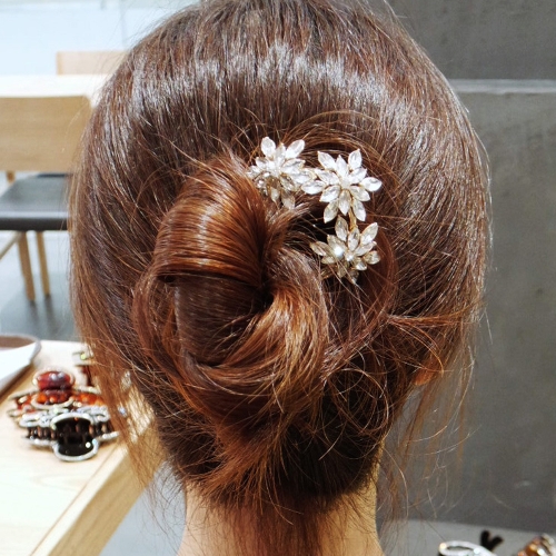 리본크림 3단꽃 큐빅 셀프웨딩 비녀핀 뒤꽂이핀  2color  S2687920