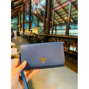 프라다 사피아노 스트랩 클러치 겸 중지갑 코발트_UZF 1M1438