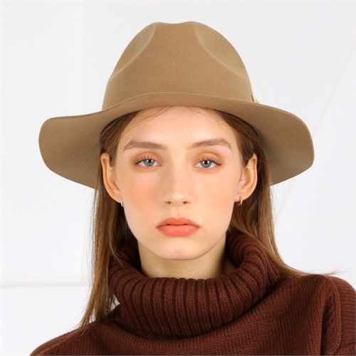 화이트샌즈 모던 페도라 사틴 로고 타입 995L