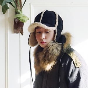 바보사랑 무스탕 퍼 절개 뒷밴딩 귀도리 캡모자