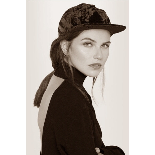 오프화이트 Off-White Sequin embellished velvet baseball cap