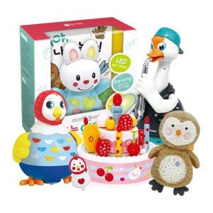 아기와 놀아 주는 구스파파