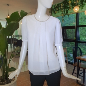 꼼빠니아 진주넥 포인트 반팔  티셔츠 CAAU4-WK900  5476299