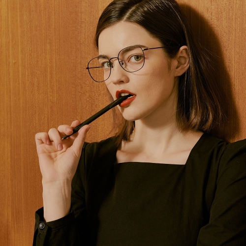 루카디스 루카디스 WT491 옥스퍼드 티타늄 펜타곤 안경테 우먼 모노블랙