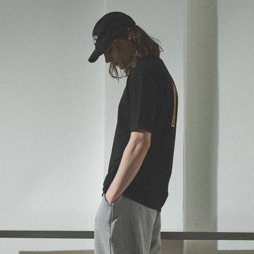 베러댄88 3112VB 체스트아치 백로고 티셔츠 밴타블랙